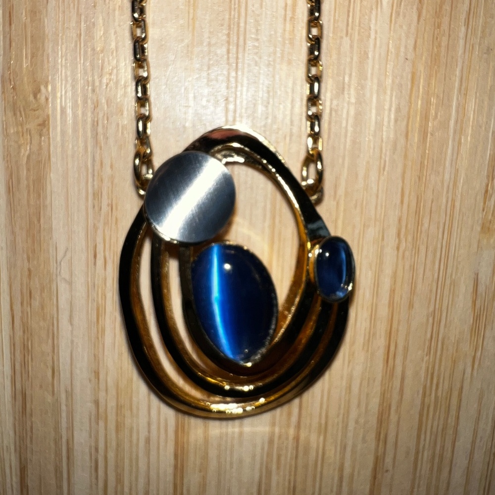 Crono Design Pendant Necklace With Navy Stone